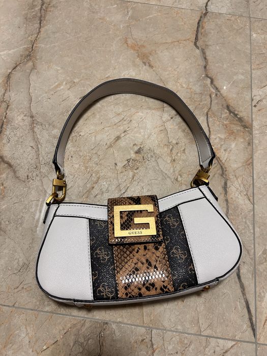 Дамска чанта GUESS
