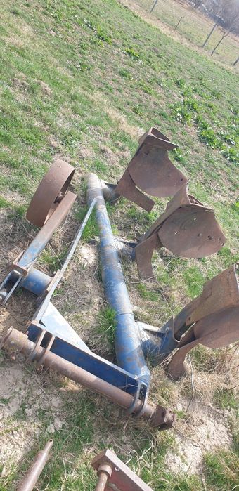 Plug românesc 3 brazde pentru piese