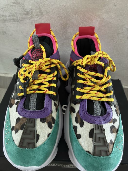 Versace chain reaction