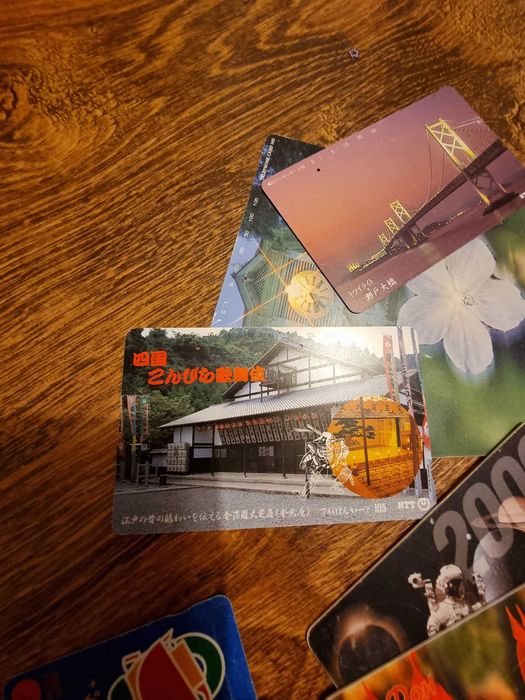 Карти (82 бр.) за улични телефони български и японски от 2000 година