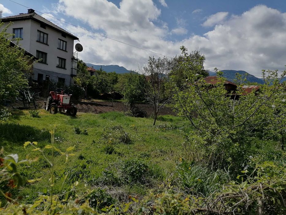 Продава се Парцел в с. Радуил, Област София-област - 500 кв.м за 54 €/кв.м - Снимка #2