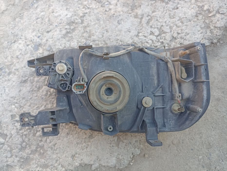 Фара левая NISSAN NP300