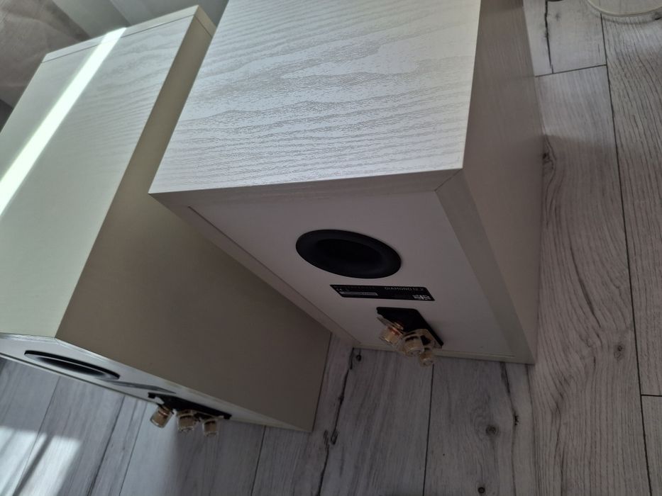 Vand 2 boxe Wharfedale Diamond 12.2 noi