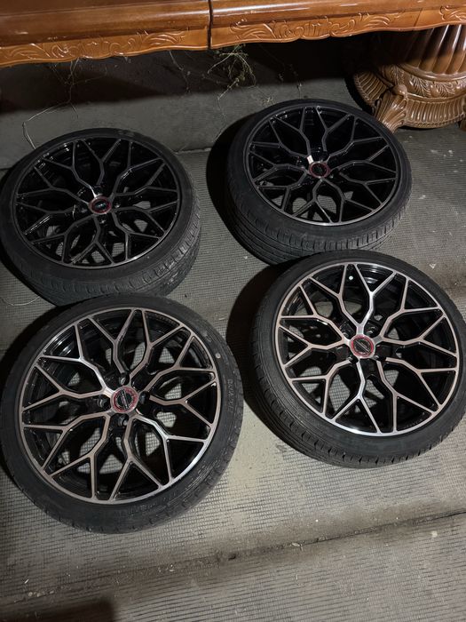 Продаю титанку r17 4x100