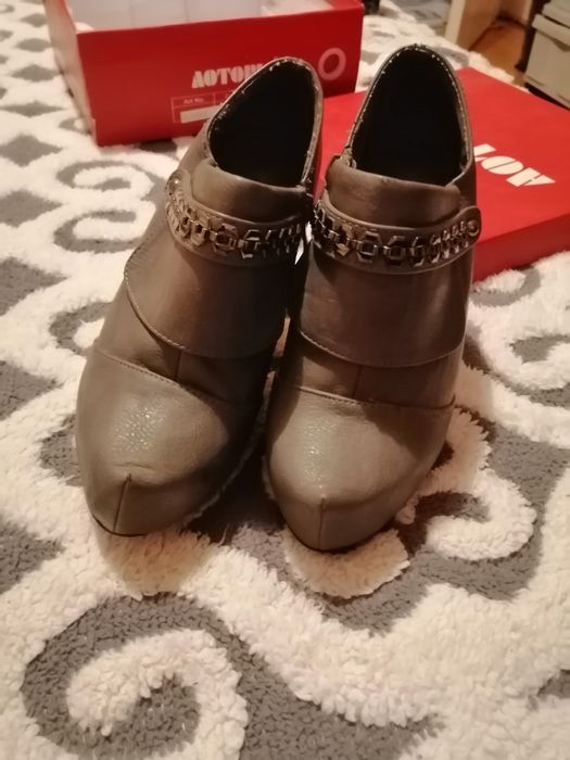 Официални обувки