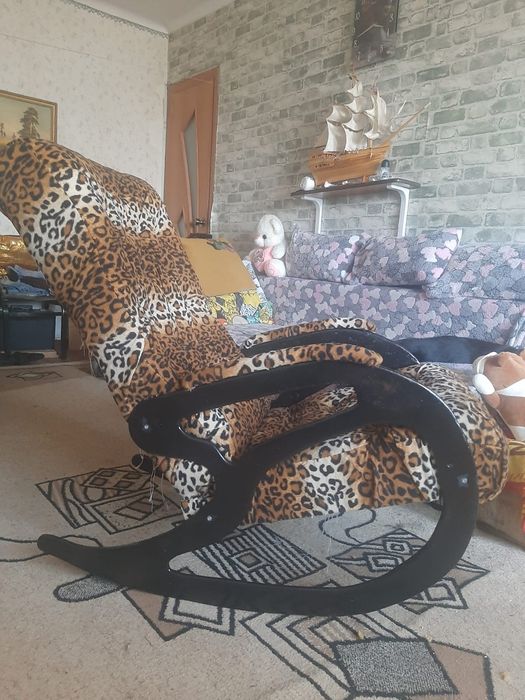 Кресло -качалка новое