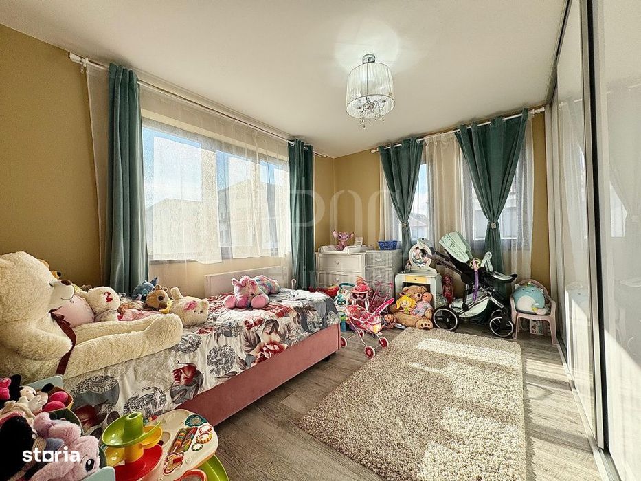 Casa 4 camere de vanzare in Floresti