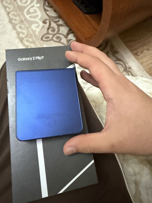 Z flip 7 12/256 shadow blue
