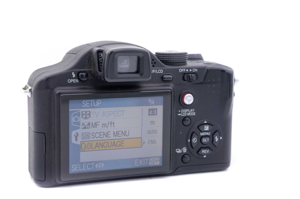 Aparat foto digital Lumix FZ7 12x zoom 6 megapixeli, ca nou