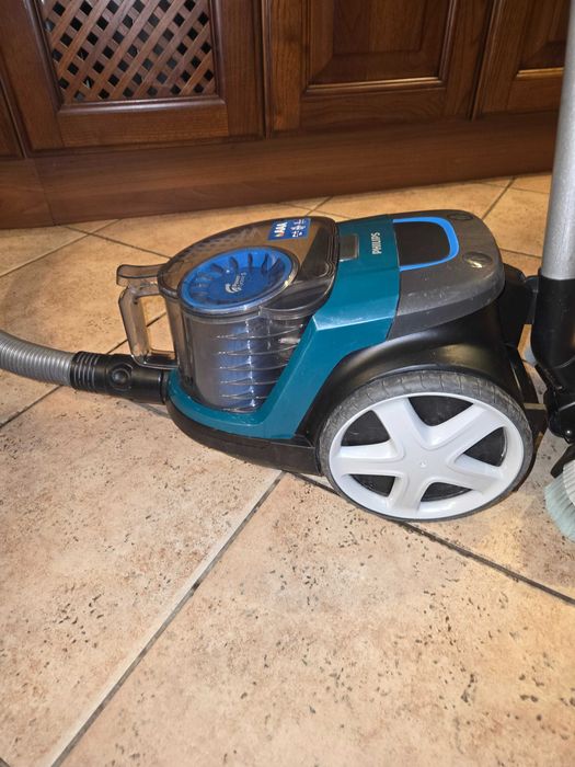 Прахосмукачка  Phillips Power Cyclone 5
