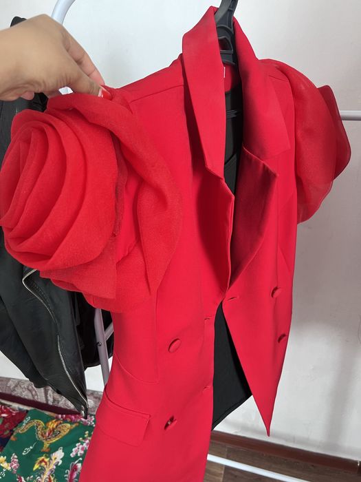 Женский кастюм сатылады