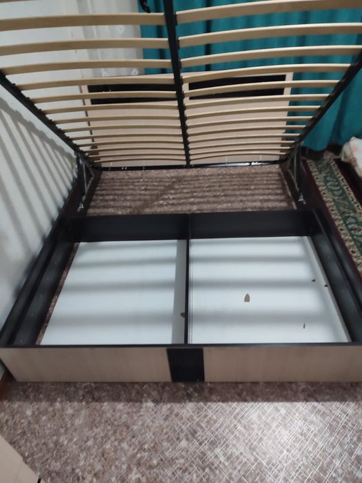 Кровать большая