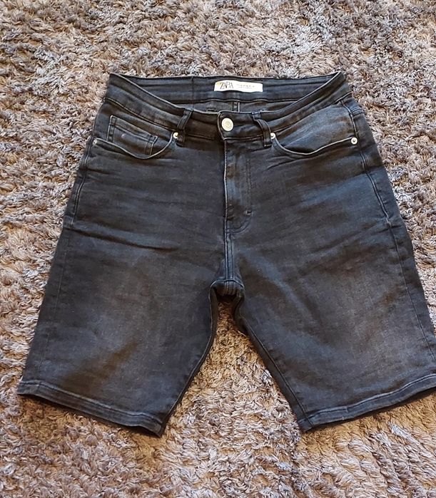 Vând pantaloni scurți  blugi Zara 38