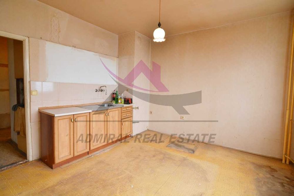 Продава се Двустаен апартамент в Варна, Цветен квартал - 65 кв.м за 1877 €/кв.м - Снимка #8