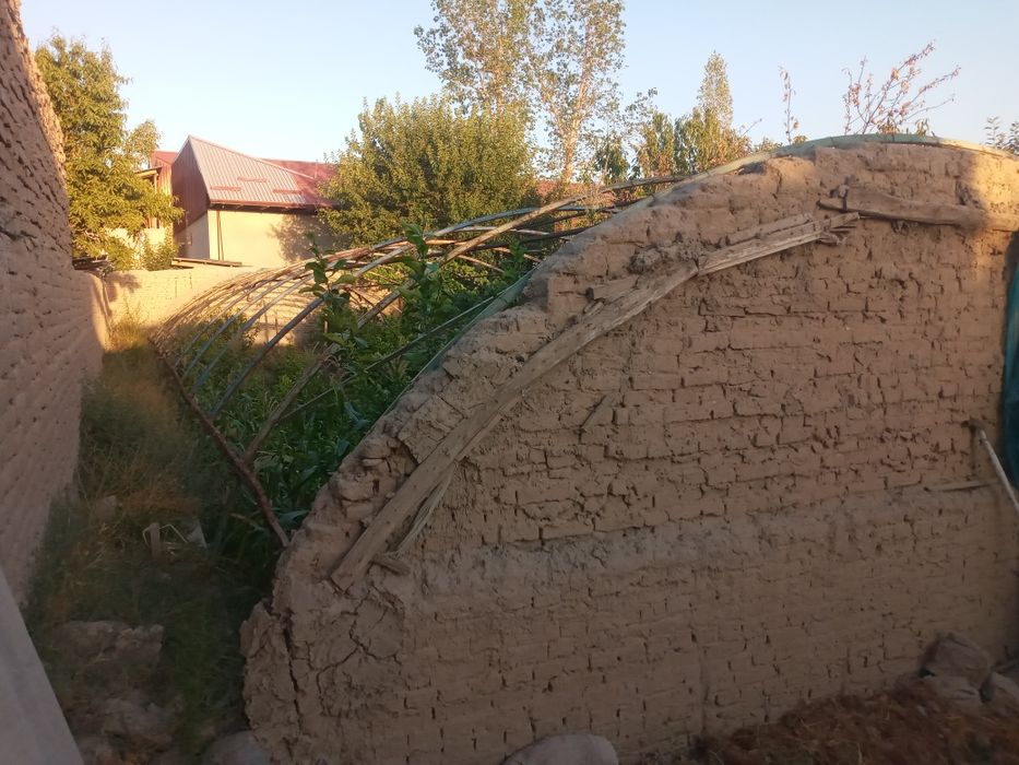 Курилиши тугалланмаган ховли сотилади