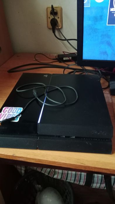 Sony playstation 4 (прошитая)на 1 тб