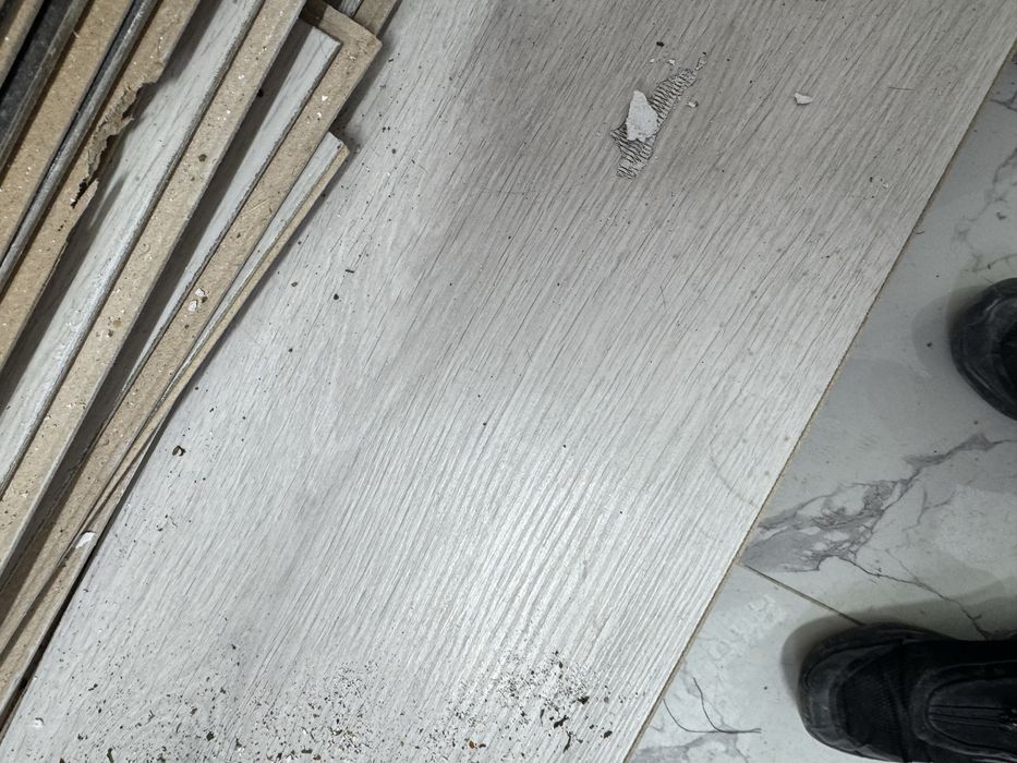 Продам ламинат напольный