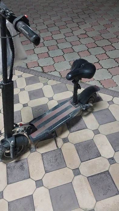 Продам электронный самокат