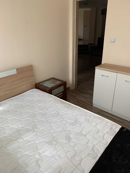 Продавам спални с размер 160/200см, 100лв; матраци, 130лв;