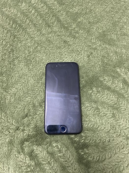 Продам IPhone SE 2022