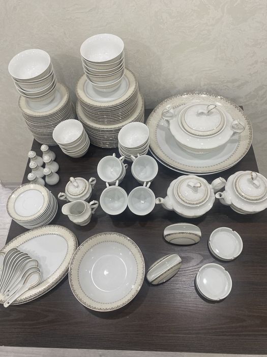 Продаю чайно-столовый сервиз