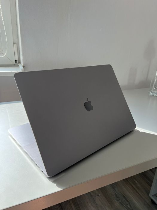 MacBook Pro 16” 2019 1TB SSD 2.4 GHz i9 64GB RAM Radeon Pro 5500