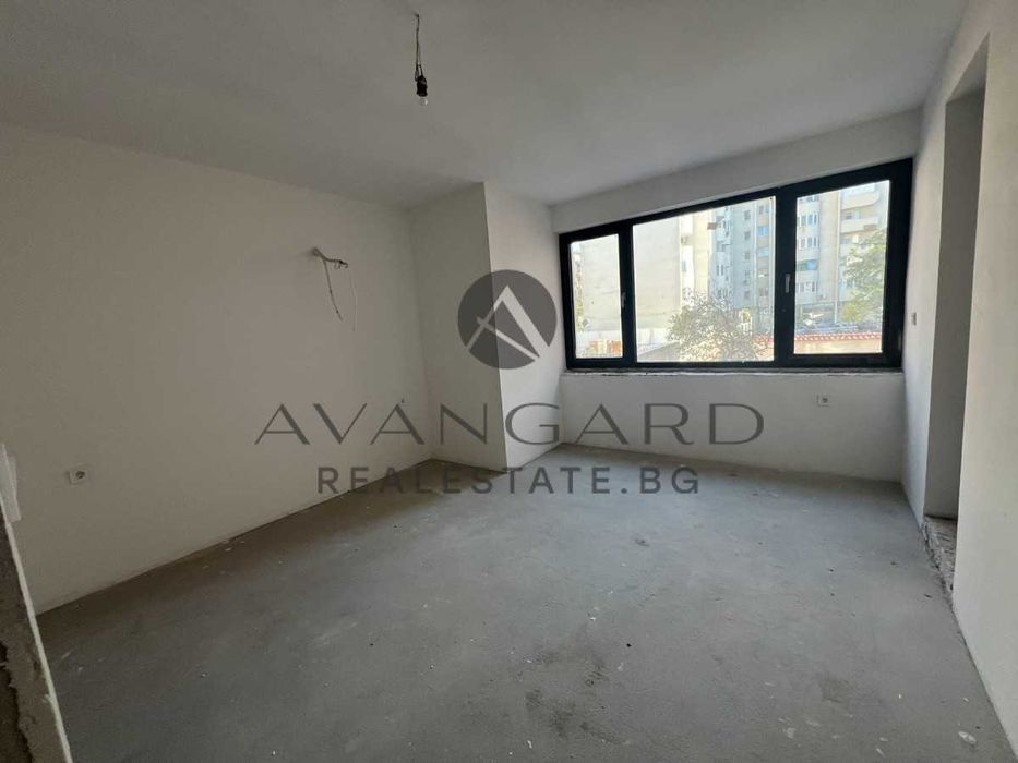 Продава се Тристаен апартамент в Пловдив, Кършияка - 113 кв.м за 1700 €/кв.м - Снимка #3