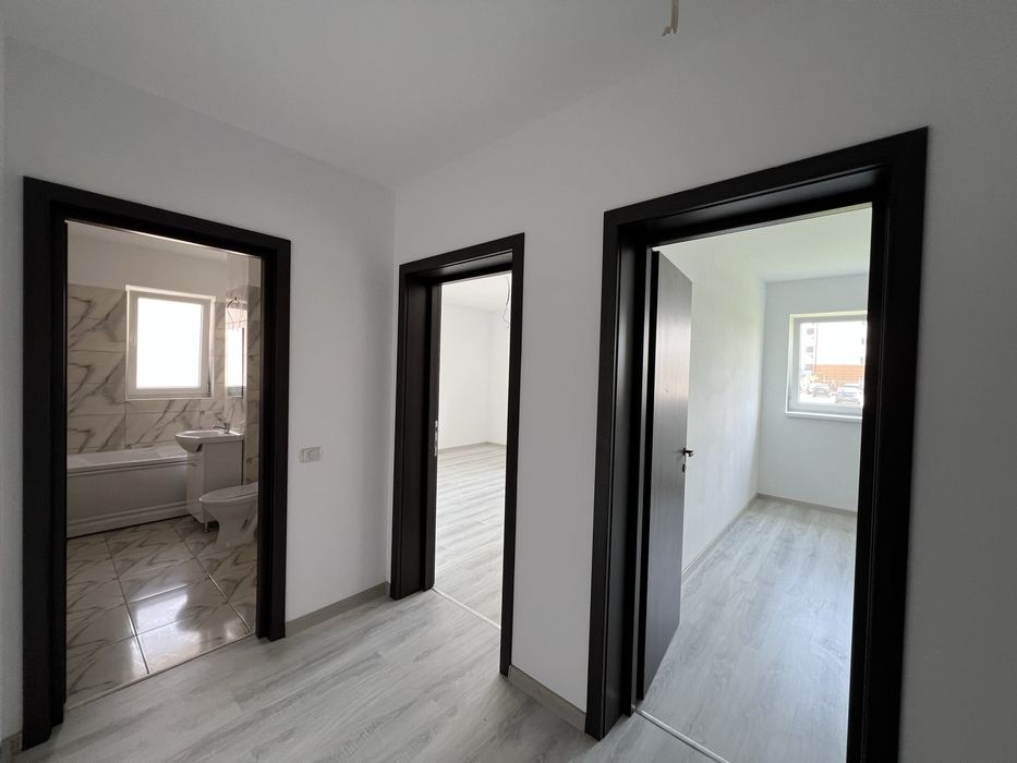 Proprietar vand garsoniera decomandata 40 mp util si parcare
