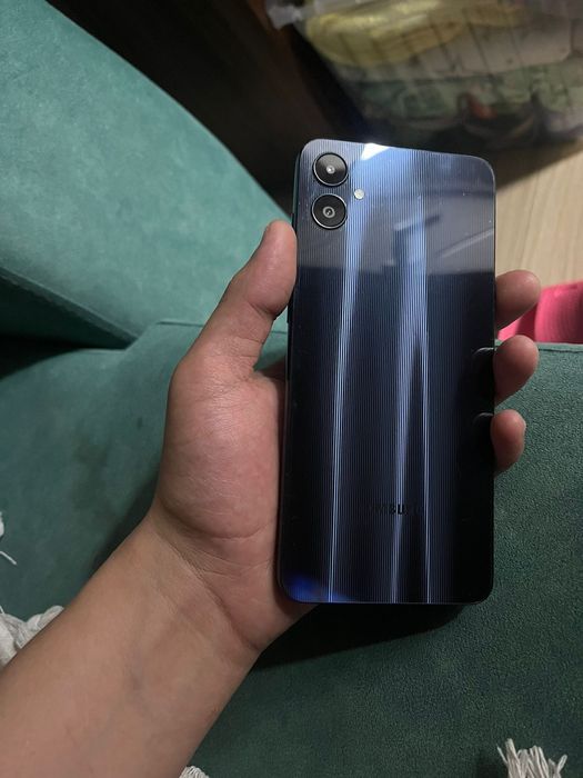 Продам телефон samsung a05