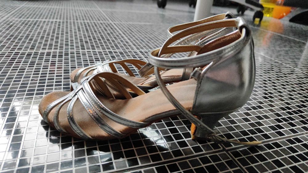 Обувки за спортни танци