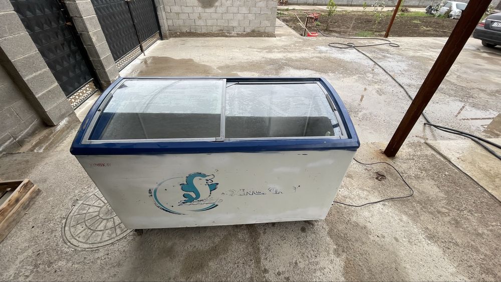 Продам морозильник большой