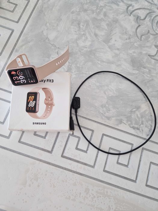 Продам Фитнес-Браслет Samsung  Galaxy Fit-3