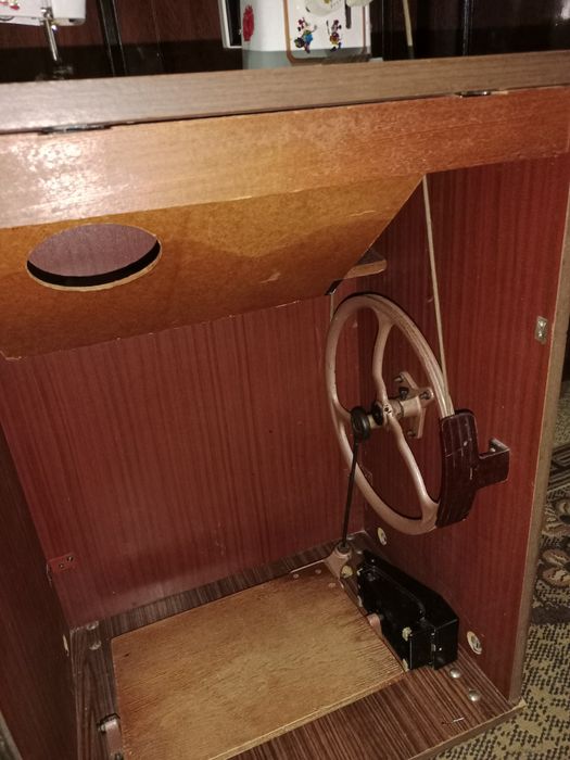 Швейная машинка Чайка-142 М