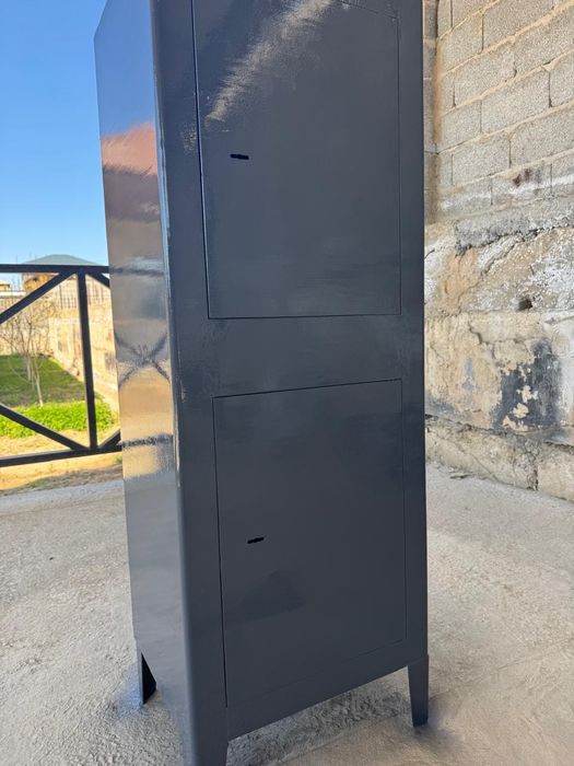 Сейф, железный шкаф