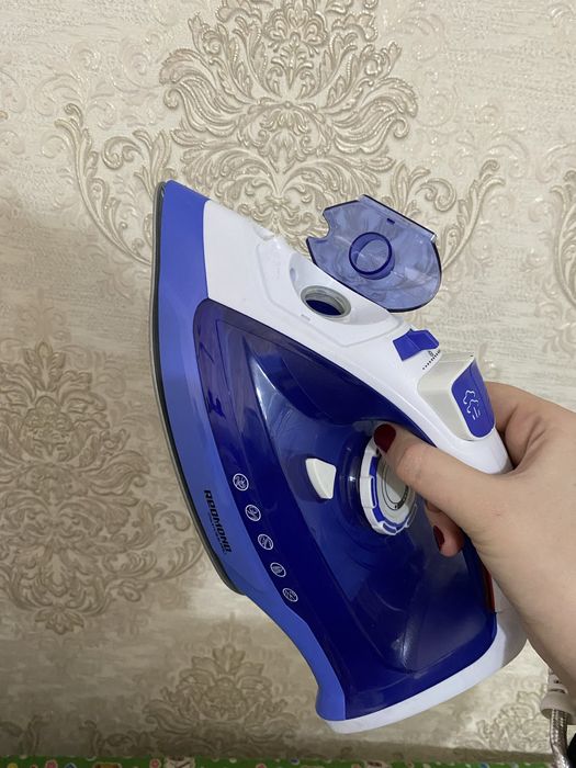 Утюг,бренда Reomond RD-666