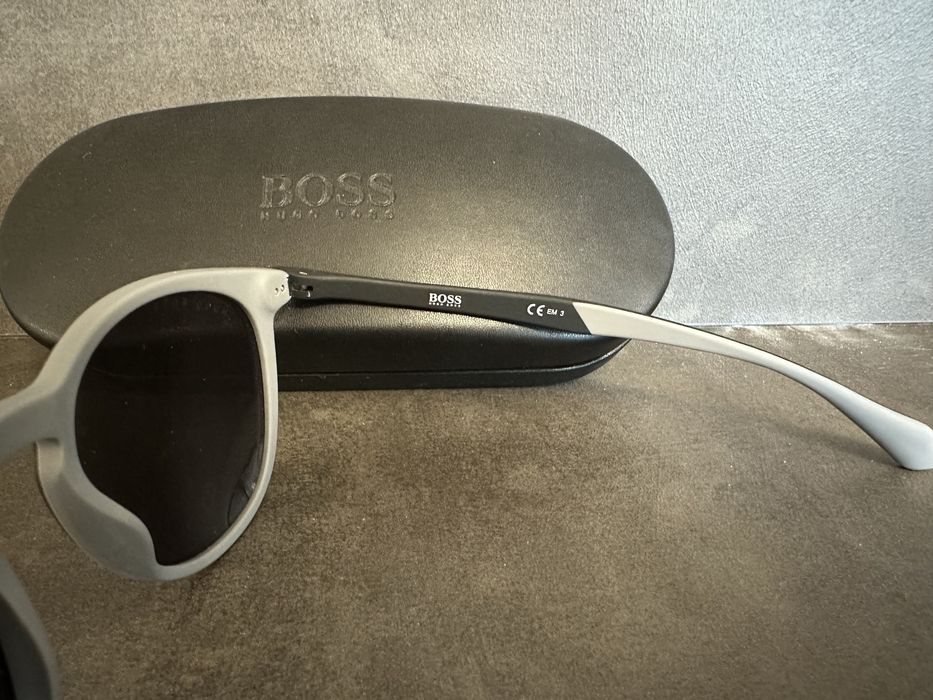 Ochelari de soare Hugo Boss - noi