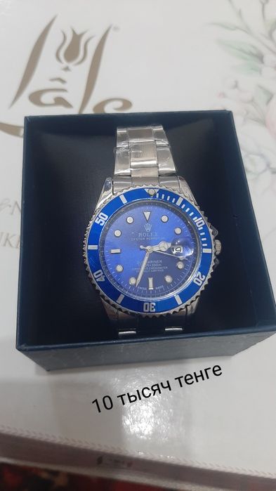 Часы новые продам