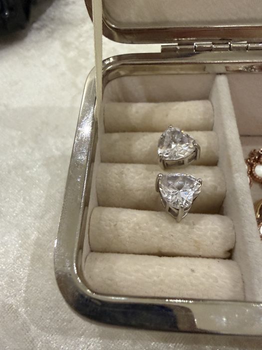 Серьги из серебра с крупным камнем