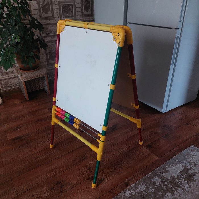 Подам Мольберт,детская доска