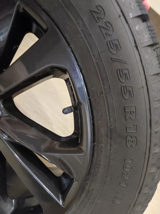 Продам диски с шинами комплектом