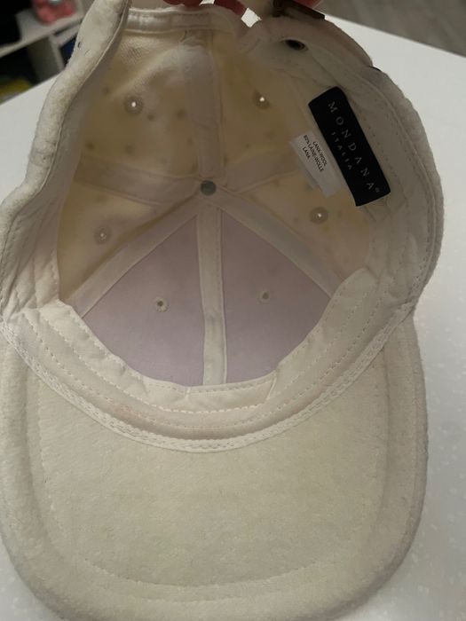 Продам кепку теплую со стразами