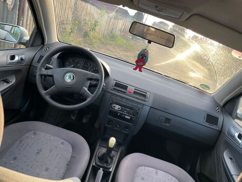 Vând skoda fabia