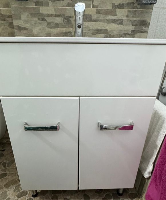 Chiuveta cu baterie baie