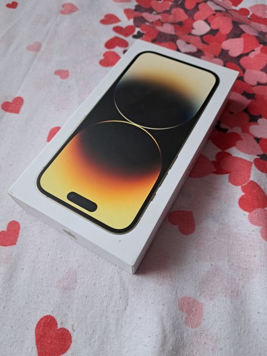 Cutie GOALĂ Iphone 14 pro Gold nouă
