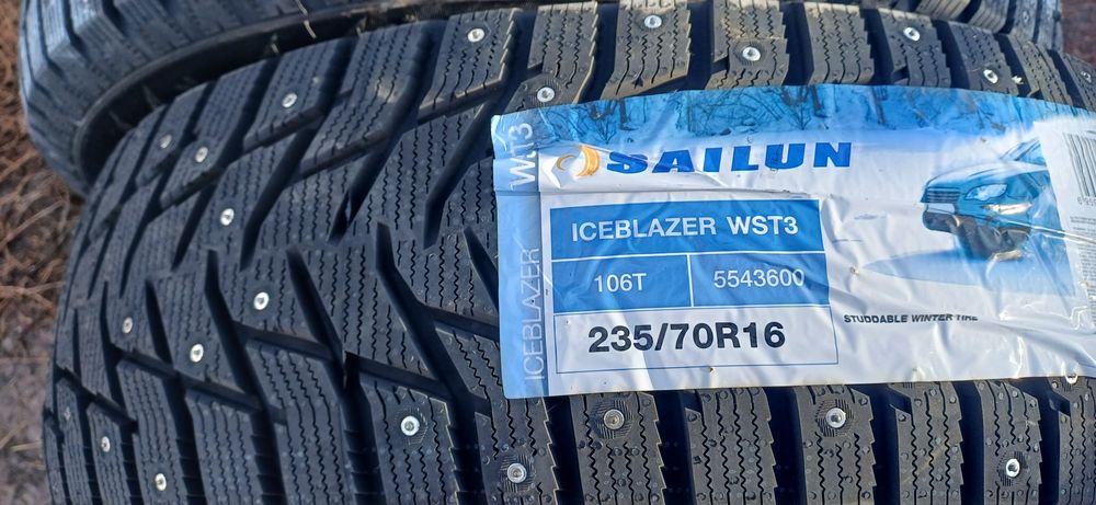 Продаются новые зимние шины с шипами