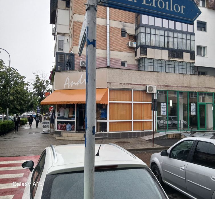 Inchiriez spațiu comercial 85 m2 Mioveni central trifazic gaz rampa aprovizionare intrare spate