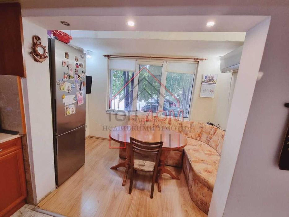 Продава се Тристаен апартамент в Варна, Цветен квартал - 61 кв.м за 1722 €/кв.м - Снимка #1