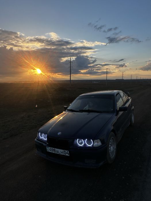 Продам бмв е36.