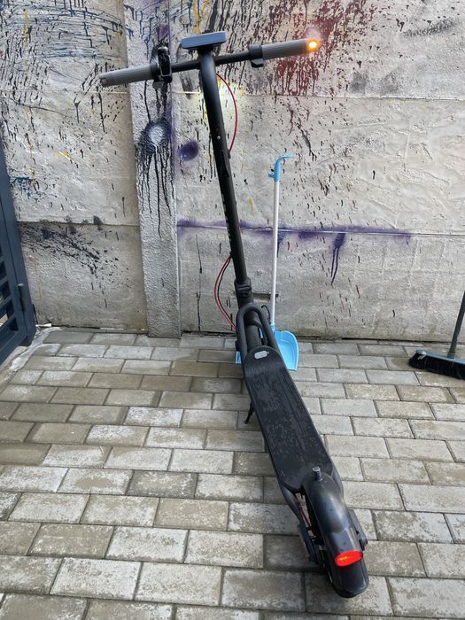 Vînd trotinetă electrică NAVEE