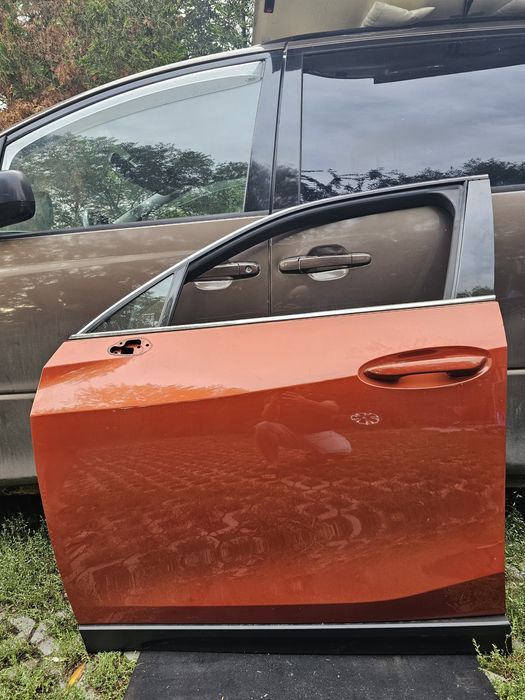 Usa fata spate stinga dreapta completa lexus ux 2021 impecabile